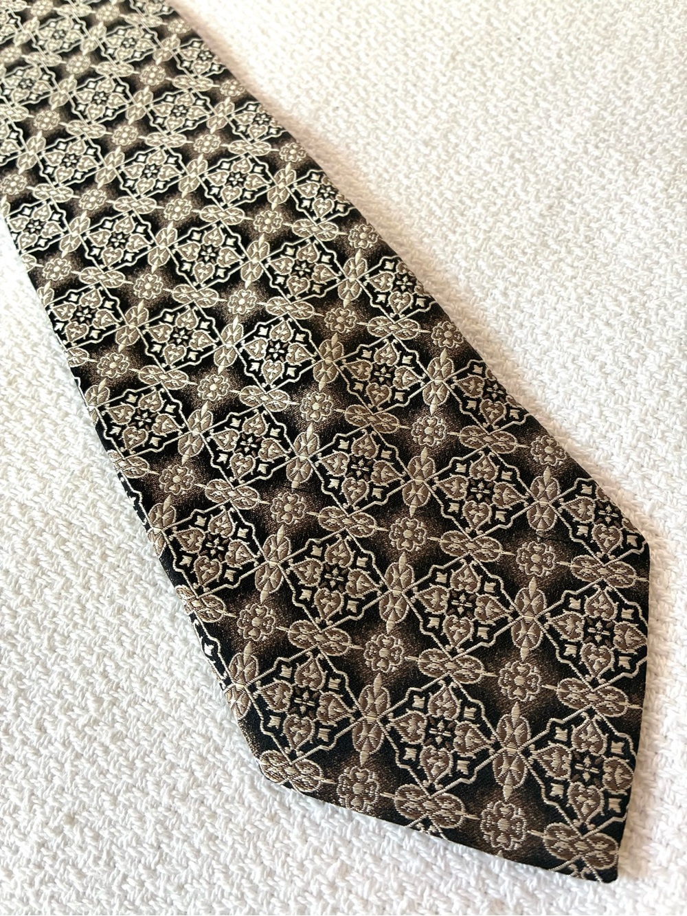 Men's 100% Silk Hand Sewn Geometric Floral Tie in Black and Tan